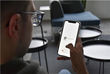 Mit der "Darf ich das?" App soll man alle gültigen Corona-Regeln im Überblick behalten.