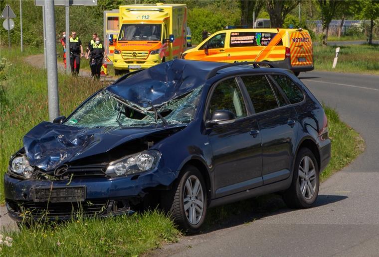 67-jährige Radfahrerin stirbt bei Unfall in Nordenham Mit diesem Auto war der Unfallverursacher unterwegs gewesen. Die Polizei stellte bei dem Mann einen Atemalkoholwert von 3,81 Promille fest.
