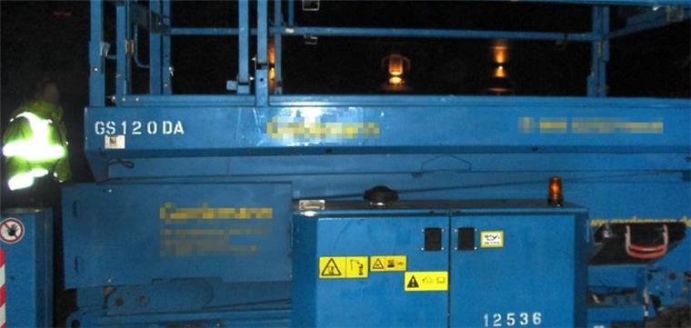 Lehe: Betrunkene Männer machen Spritztour auf Hebebühne Mit dieser Hebebühne waren zwei Männer in der Nacht in Bremerhaven-Lehe unterwegs.