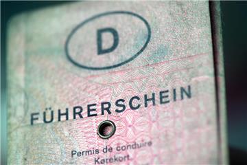 Mit einem defekten Licht dafür ohne Führerschein war ein 33-Jähriger in Bremerhaven-Lehe unterwegs.
