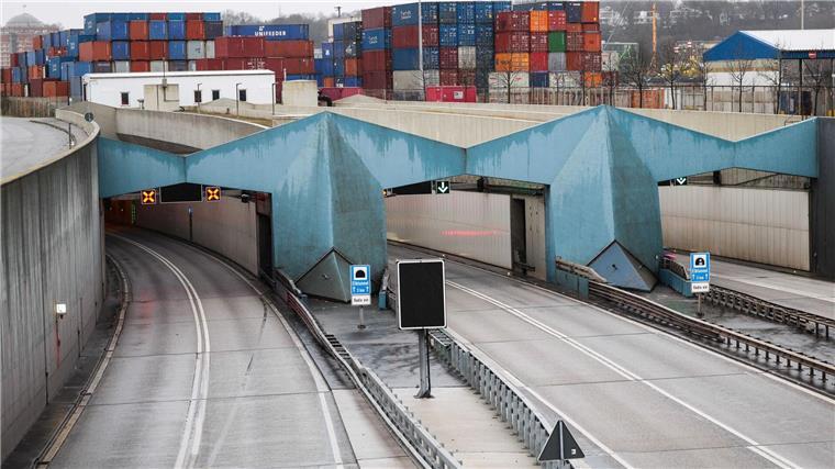 50 Jahre Elbtunnel - Festakt würdigt Bedeutung Mit einem Festakt hat die Autobahn GmbH des Bundes den 50. Jahrestag der Inbetriebnahme des Elbtunnels gefeiert.