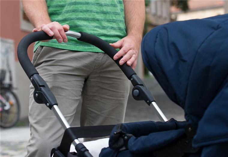 Mit einem Kinderwagen haben die Täter den gestohlenen Tresor abtransportiert. 
