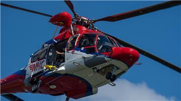 Mit einem Rettungshubschrauber der Firma Northern HeliCopter GmbH (NHC).
