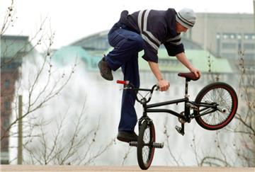 Mit einem solchen BMX-Rad war der 15-Jähriger in der Fußgängerzone in Bremerhaven unterwegs.