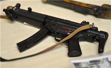 Mit einer Softair-Waffe wurde auf einen Laden in Hagen (Landkreis Cuxhaven) geschossen.

