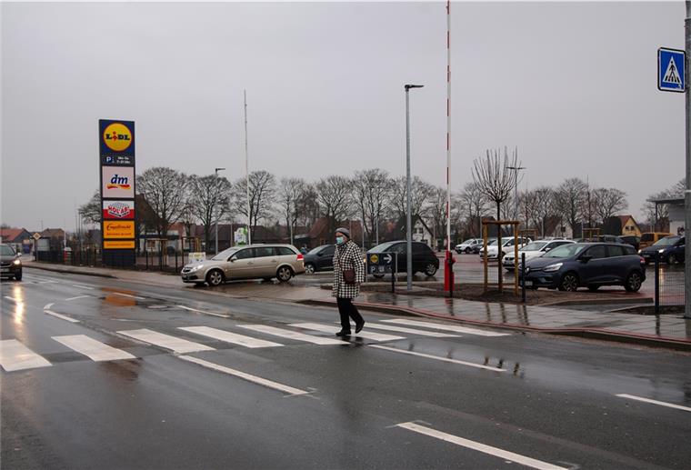 Ampel am neuen Lidl in Nordenham abgelehnt Mit Eröffnung des neuen Lidl-Marktes vor gut einem Monat an der Atenser Allee ist dort auch ein Zebrastreifen angelegt worden.
