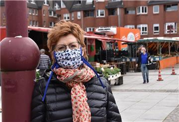 Mit gutem Beispiel geht Nordenhams Marktmeisterin Regina Lindhorst voran.