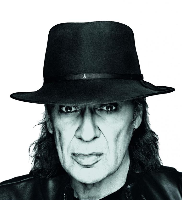 Große Nachfrage: Udo Lindenberg gibt zwei Konzerte in Bremen Mit Hut und gern auch mit Zigarre: Panikrocker Udo Lindenberg gastiert Ende Mai zweimal in der Bremer ÖVB-Arena.