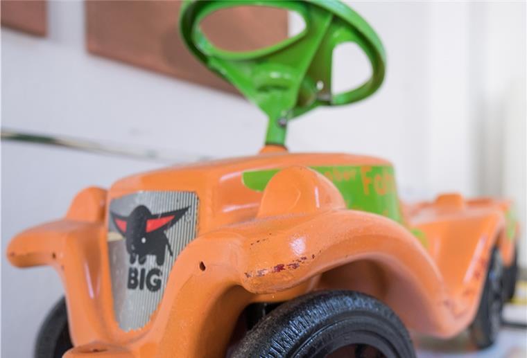 „Autokino“ für Kinder in der
Bibliothek Mit ihrem Bobbycar können Kinder beim „Autokino“ in der Kinderbibliothek der Stadtbibliothek teilnehmen.