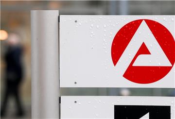 Mit ihrem neuen Angebot will die Agentur für Arbeit Menschen bei der Anpassung an ein sich immer schneller veränderndes Berufsleben unterstützen. 