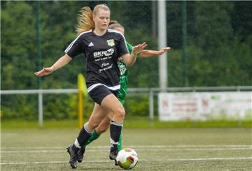Mit Marlene Neumann (vorn) kam der TSV Abbehausen am ersten Spieltag der Landesliga zu einem 2:2 gegen den Post SV Oldenburg.