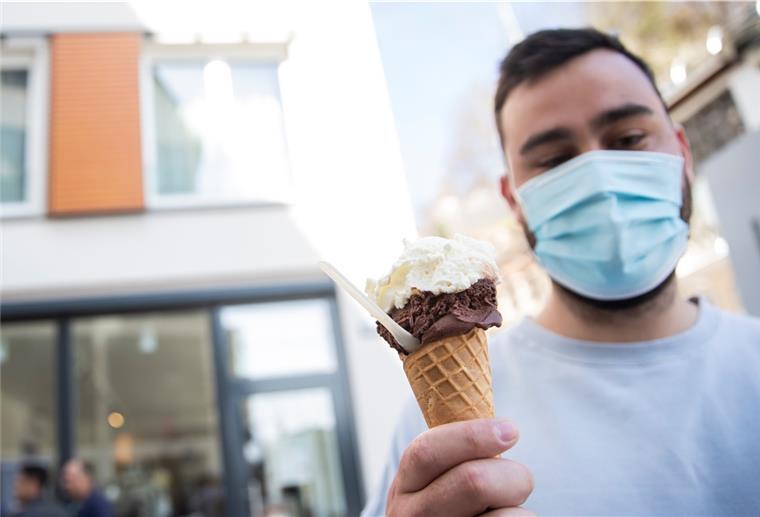 Einkaufen trotz Corona: Nordenham bewirbt sich Mit Maske, aber ansonsten ganz entspannt bummeln. Mit Schnelltest soll das in Niedersachsen bald in 25 ausgewählten Kommunen möglich sein.