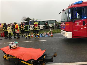 Mit rund 40 Schulkindern besetzt war der Bus, der am Mittwochmorgen in Brake verunglückte. 