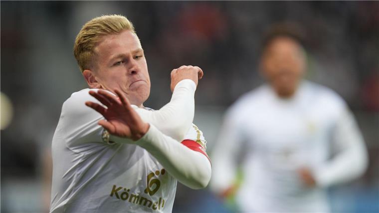 Mainzer Wink an den Bundestrainer wegen Torjäger Burkardt Mit seinem vierten Saisontor brachte Jonathan Burkardt die Mainzer in Führung. Später traf er noch einmal.
