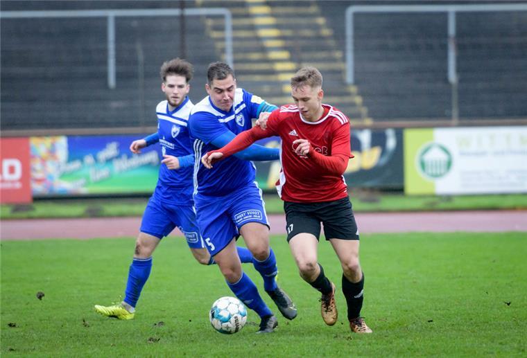 Bremerhavener hofft auf seine Chance gegen Schalke 04 Mit seinen Leistungen beim OSC Bremerhaven hat sich Bjarne Kasper (rechts) für den Wechsel zum Regionalliga-Aufsteiger Bremer SV empfohlen.