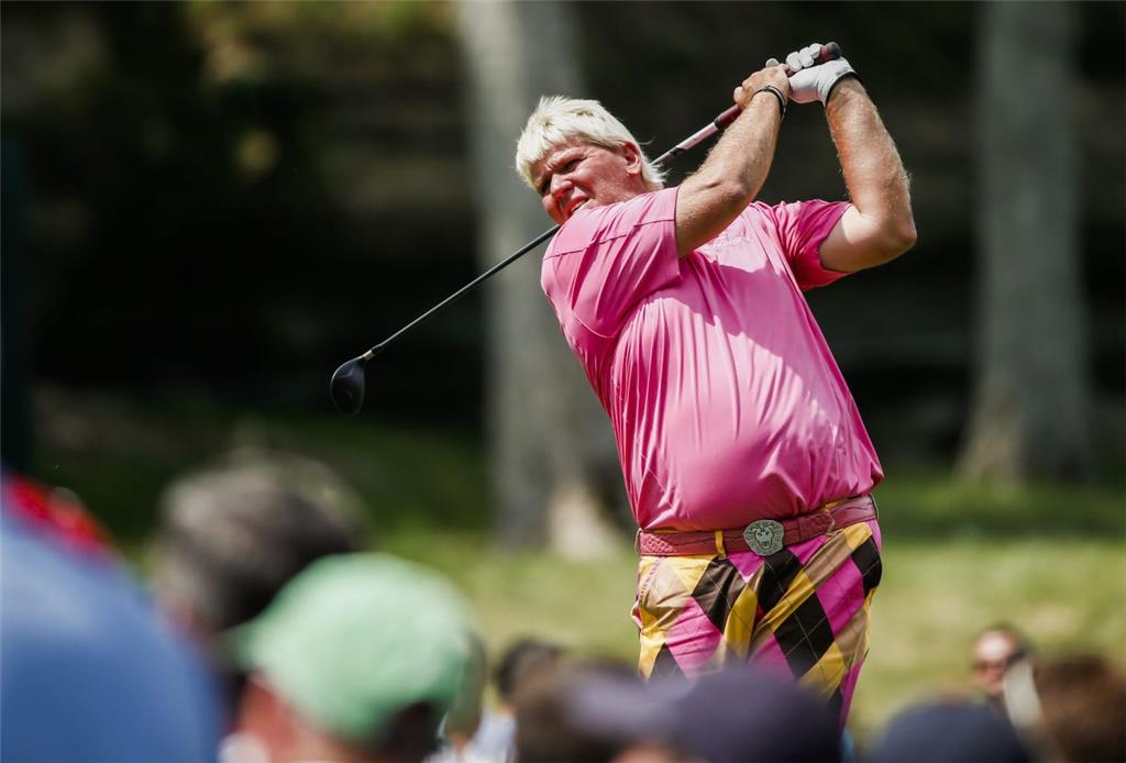 Mit seinen schrillen Outfits, blond-gefärbten Haaren und vielen privaten Eskapad...