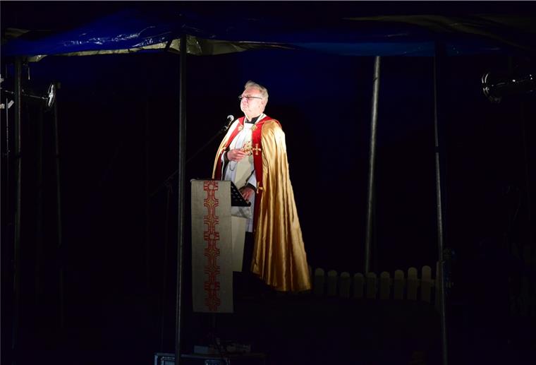Mit seiner Predigt zur Weihnachtsgeschichte aus dem Lukas-Evangelium erinnerte Pfarrer Hans-Günter Sorge an den Kern der Feiertage.