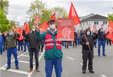 Mitarbeiter von Premium Aerotec Nordenham bei einer Protestaktion Mitte Mai. Jetzt haben die Betriebsräte ein Forderungspaket nachgelegt.