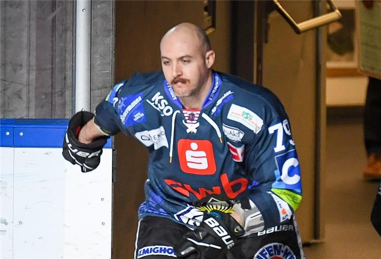 Pinguins-Stürmer schießt das Tor der Woche Mitch Wahl schoss die Pinguins mit seinem sehenswerten Treffer zum Sieg gegen die Düsseldorfer EG.