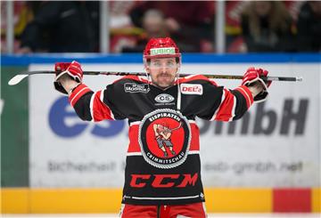Mitch Wahl wurde schon in der vergangenen Saison von den Fischtown Pinguins verpflichtet, zunächst aber an die Eispiraten Crimmitschau verliehen.