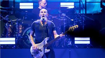 Mitglieder der Band „Santiano“ treten in der ZAG-Arena in Hannover auf.