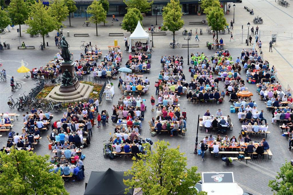Mitte Bürger- Brunch 2016 der Bürgerstiftung Bremerhaven 14.8.16 Foto Scheer