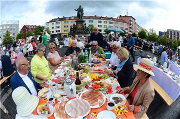 Mitte Bürger- Brunch 2016 der Bürgerstiftung Bremerhaven 14.8.16 Foto Scheer