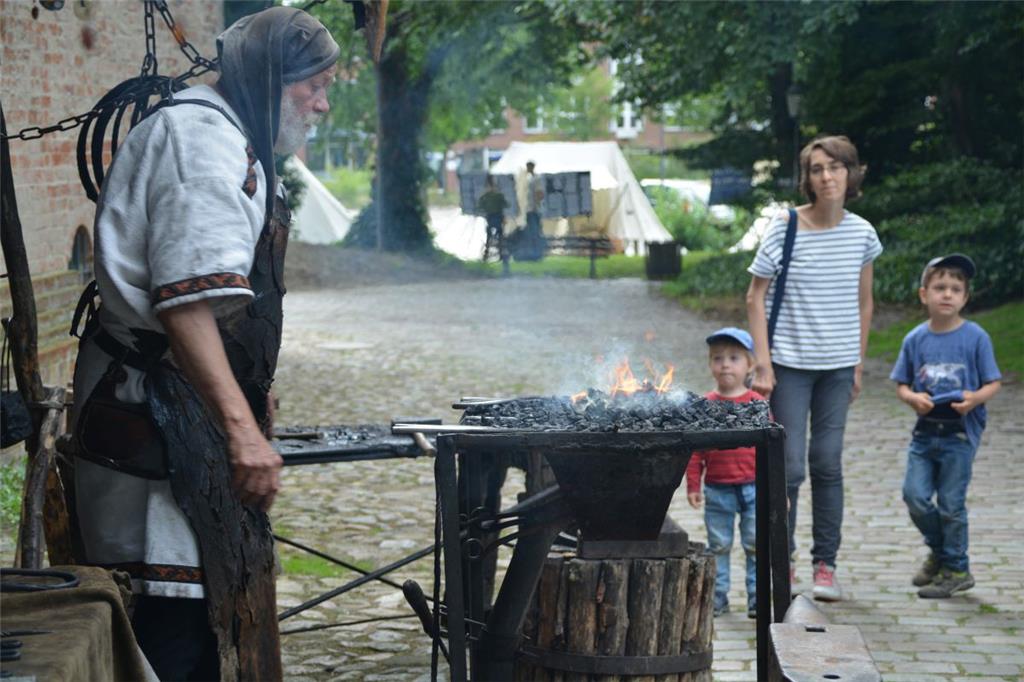Mittelalterliches Burgfest in Bad Bederkesa.