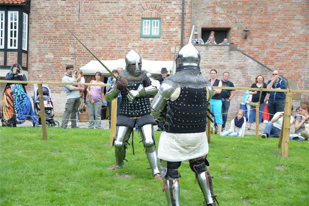 Mittelalterliches Burgfest in Bad Bederkesa.