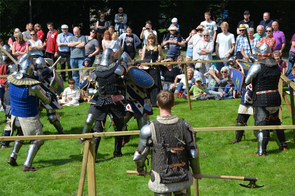 Mittelalterliches Burgfest in Bad Bederkesa.