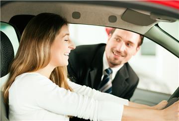 Autoverkäufer für Hyundai bei Bobrink Carstream.