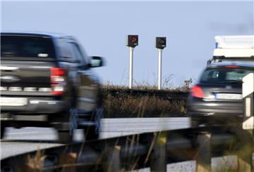 Mobile und feste Blitzer greifen hart durch.