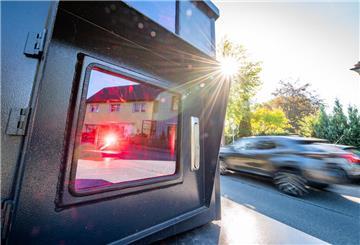 Mobile und feste Blitzer greifen hart durch.
