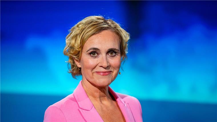 Großer Abschied für Caren Miosga Moderatorin Caren Miosga vor ihrer letzten Sendung im Studio.