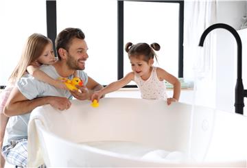 Moderne Badezimmer bieten Wellness für die ganze Familie