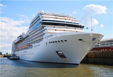 Das Kreuzfahrtschiff «MSC Magnifica» der Reederei MSC Cruises liegt am Kreuzfahrtterminal Steinwerder im Hafen Hamburg.