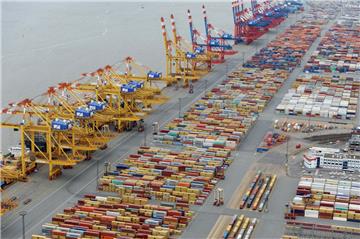 MSC Gate in Bremerhaven bekommt zwei neue Containerbrücken.