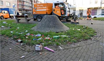 Müll liegt nach Silvester und Neujahr in der Hanna-/ Grazer Straße. 