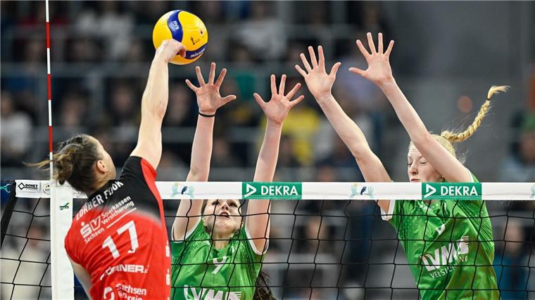 Dresdens Volleyballerinnen holen sich Pokal gegen Münster Münster war als Außenseiter ins Spiel gegangen.