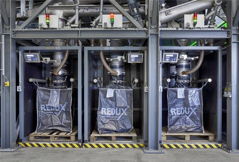 Warum ein Tesla-Mitgründer ein Recycling-Werk in Bremerhaven kauft Musk-Mitstreiter JB Straubel fasst nun mit seinem Unternehmen in Deutschland Fuß.