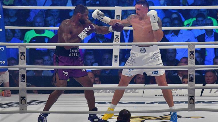 Nach 2023 kommt es wohl erneut zum WM-Duell zwischen Oleksandr Usyk (r) und Daniel Dubois.
