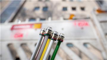 Nach Auskunft eines Behördensprechers liegen die Monatspreise je nach Rohrkategorie zwischen 30 und 89 Prozent unter den von der Telekom beantragten Entgelten.