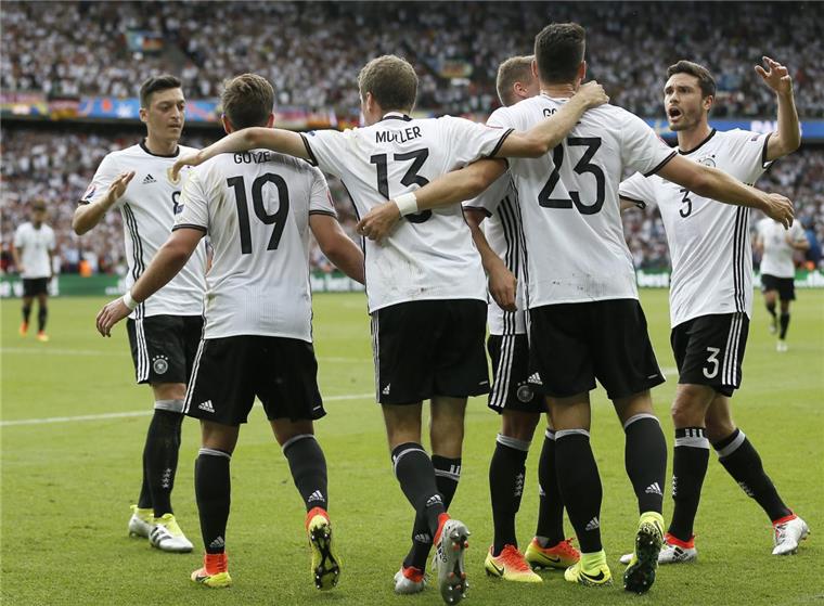 Deutschland spielt im EM-Achtelfinale gegen die Slowakei Nach dem 1:0-Sieg gegen Nordirland spielt Deutschland im EM-Achtelfinale nun gegen die Slowakei. Foto Laurent/dpa