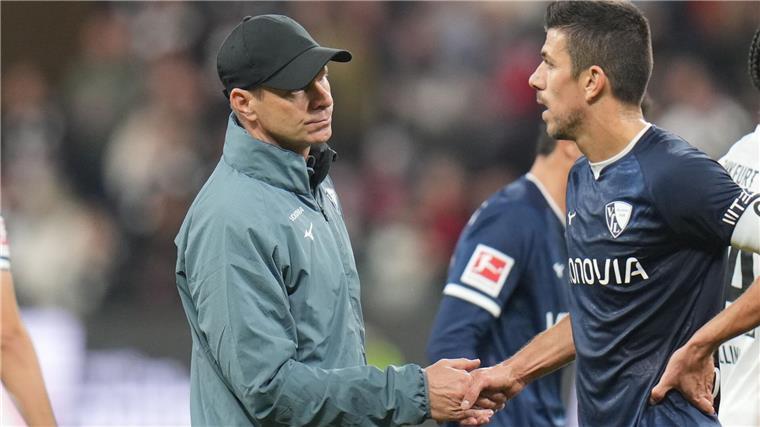 Nach dem 2:7 bei Eintracht Frankfurt hat Bochums Interimstrainer Markus Feldhoff Selbstkritik geübt.