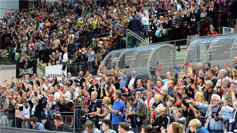 Basketball: Die Eisbären beackern den Bremer (Frei-)Markt Nach dem Abstieg der Eisbären im Jahr 2019 gab es zunächst keine Spiele in Bremen mehr. Erst in der vergangenen Saison feierten die Bremerhavener ihr Comeback auf der Bremer Bühne.