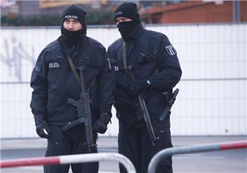 Nach dem Anschlag auf den Berliner Weihnachtsmarkt fahndet die Polizei bundesweit nach einem Tunesier. 