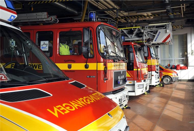 Bewohner stirbt bei Wohnhausbrand in Cuxhaven Nach dem Brand in einem Haus in Cuxhaven wurde der Leichnam einer vermissten Person von der Feuerwehr entdeckt.