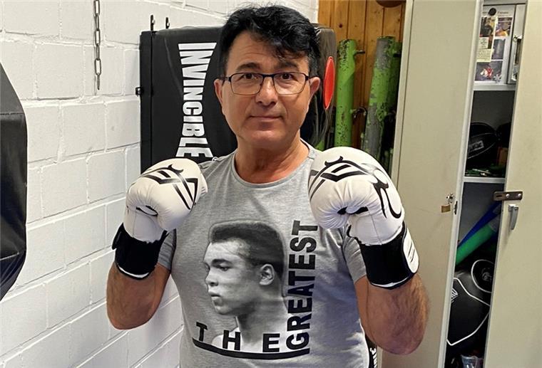 Ein Leben für den Boxsport beim SV Nordenham Nach dem Ende seiner Box-Karriere 1996 wurde Ali Karaboyun Trainer und Abteilungsleiter beim Sportverein Nordenham.