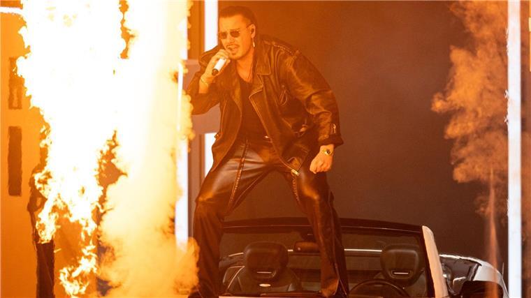 Apache 207 meldet sich mit neuer Single zurück Nach dem Ende seiner Open-Air-Tour im vergangenen Herbst war es musikalisch ruhig um Rapper Apache 207 geworden.