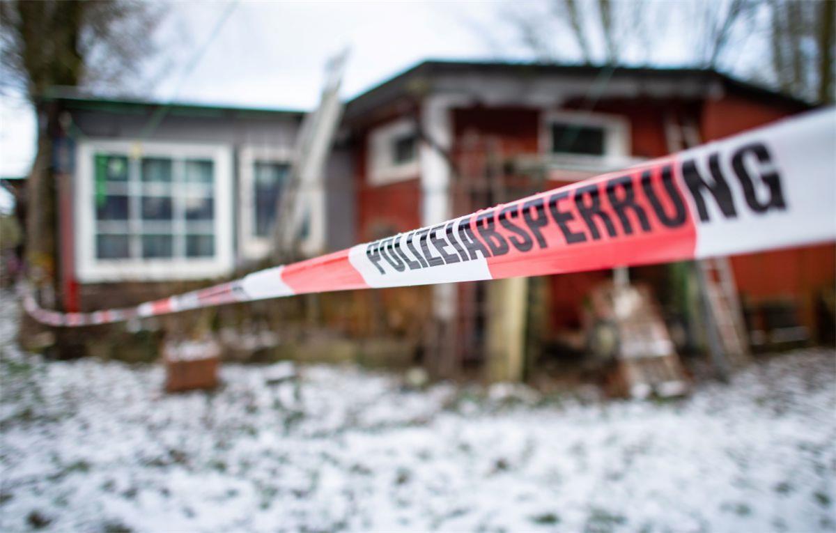 Missbrauchsfälle: Mögliche Verbindung zwischen Lügde und Bergisch Gladbach Nach dem massenhaften Missbrauch von Kindern auf einem Campingplatz in Lügde prüfen die Behörden nun auch eine mögliche Verbindung zum Missbrauchskomplex Bergisch-Gladbach.